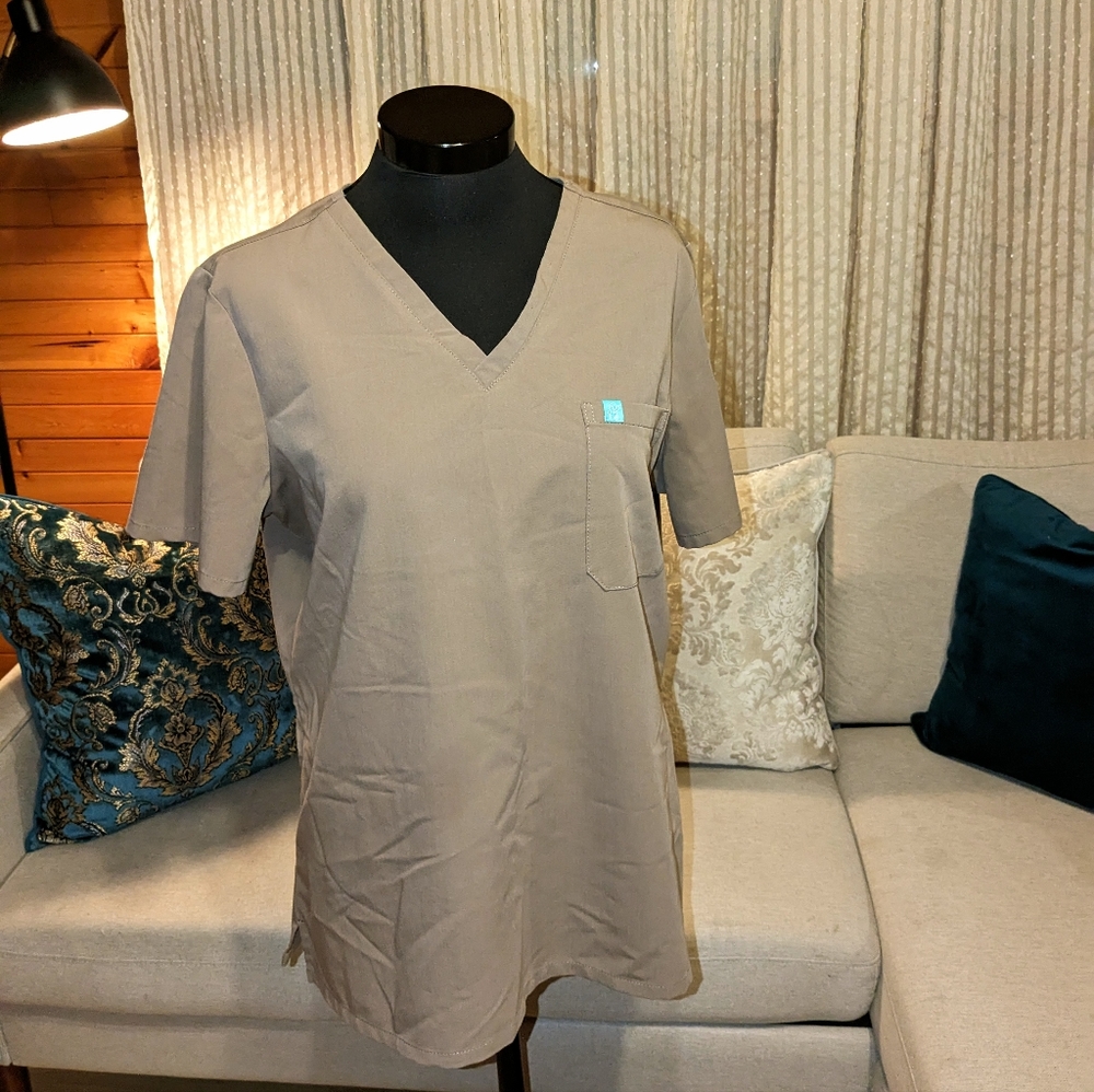 Scrub top XL